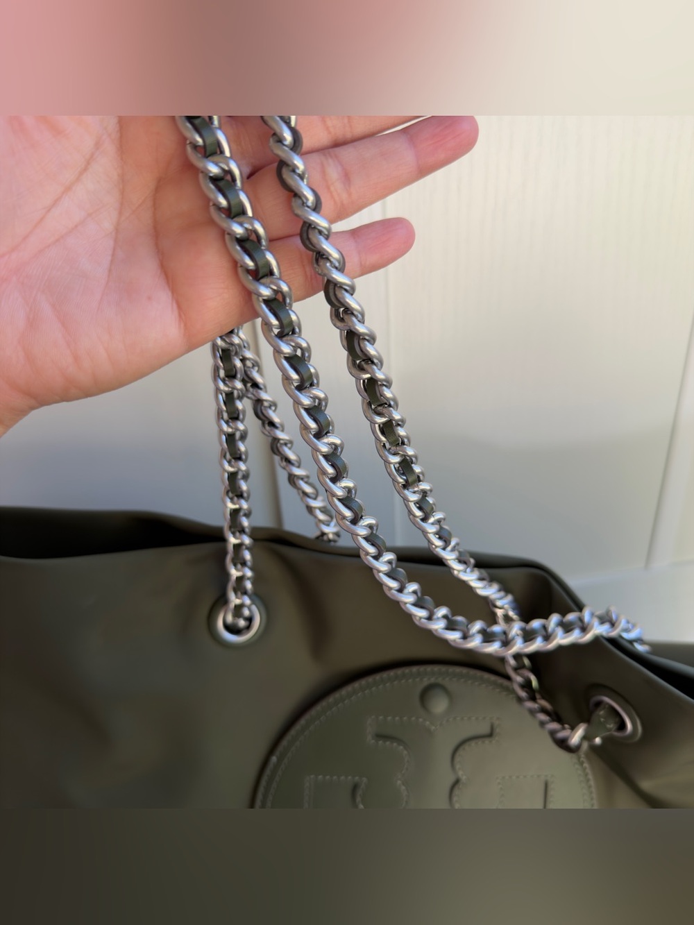 Tory Burch Ella Chain
Tote Olive - Picture 10 of 10